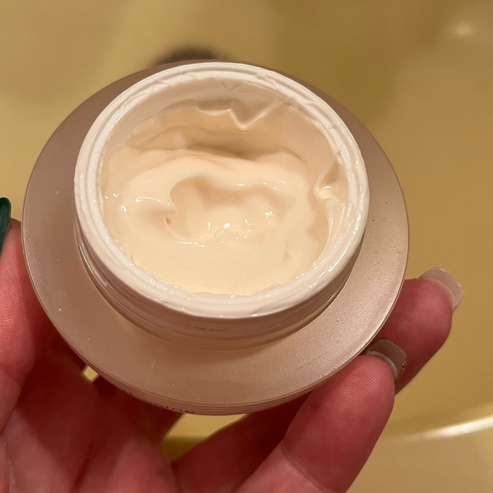 Anti-Aging Cream - Picture 2 of 3